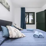 Daire Blue Pearl